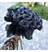 Розы &laquo;Черная королева&raquo; 2