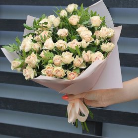 Букет из 11 роз "ЯНА" от интернет-магазина «Floral24» в Сочи