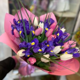 Букет цветов «Весеннее настроение» от интернет-магазина «Floral24» в Адлере