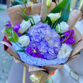 Сборный букет «Робкая надежда» от интернет-магазина «Floral24» в Адлере